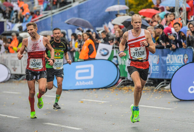 Det er fantastisk å krysse målstreken i en maraton med følelsen av å ha litt krefter igjen og samtidig kjenne at du har fått ut ditt aller beste. Følelsen kan ikke beskrives med ord. (Foto: Sportograf)