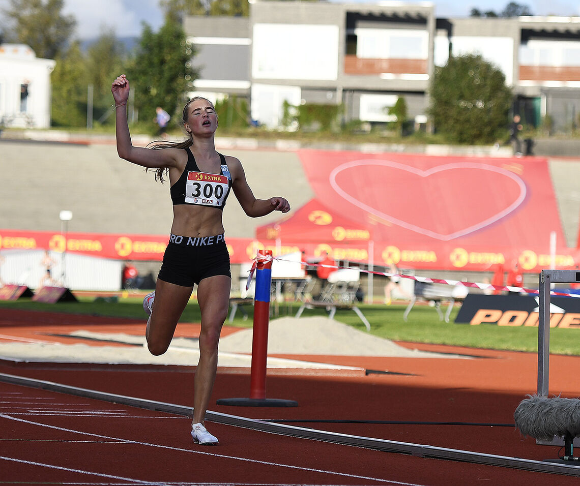 NM-gullet på 3000 m hinder i Bergen i fjor høst var ikke bare karrierens foreløpige høydepunkt, men ga Andrea Modin Engesæth også mersmak på denne krevende distansen. (Alle foto: Bjørn Johannessen)