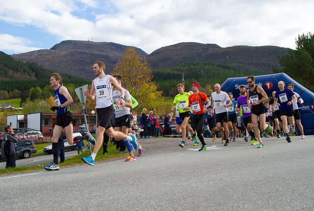 Bilde fra en tidligere utgave av Torvikbukt Rundt. (Foto: Daniel Kvalvik)