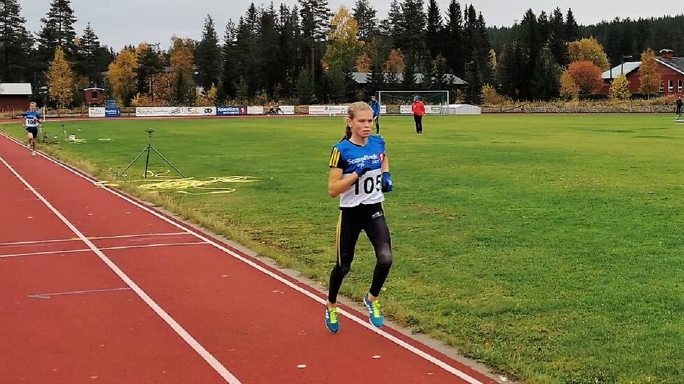 Malin Hoelsveen mot mål på sitt rekordløp i Trysil søndag. (Foto: Dag Kåshagen)