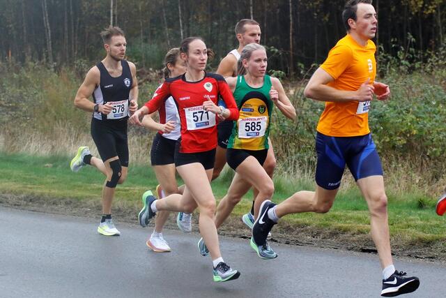 I 2020 var det NM halvmaraton lagt inn i Norgesløpet – med gull til Vienna Søyland Dahle (571). Nå er det 5 km som er NM-distanse. (Foto: Rolf Bakken)