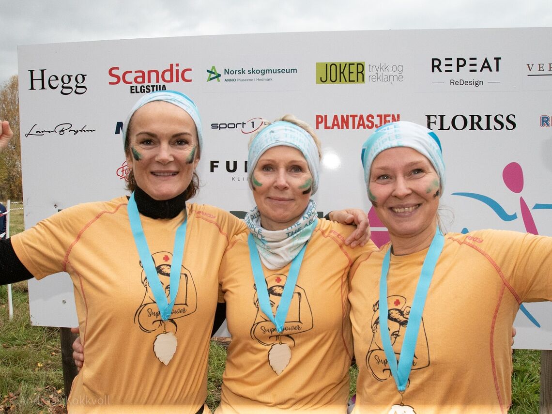 The Sisters, (fra v.) Rakel Enoksen Hagen, Monika Lothe Urke og Dorte Løvhaug  Johnsen var beste lag i klassen for flest kvinner i årets Forest Run. (Foto: Andreas Kokkvold) 