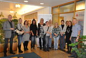 Det aller første teamet på vei inn døren i 2010. Her sammen med daværende administrerende direktør Jan Birger Medhaug.