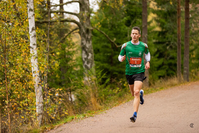 Anders Gløersen vant lørdag 10 km i Nøklevann Rundt for femte år på rad. (Foto: Sylvain Cavatz)