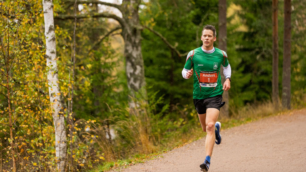 Anders Gløersen vant lørdag 10 km i Nøklevann Rundt for femte år på rad. (Foto: Sylvain Cavatz)