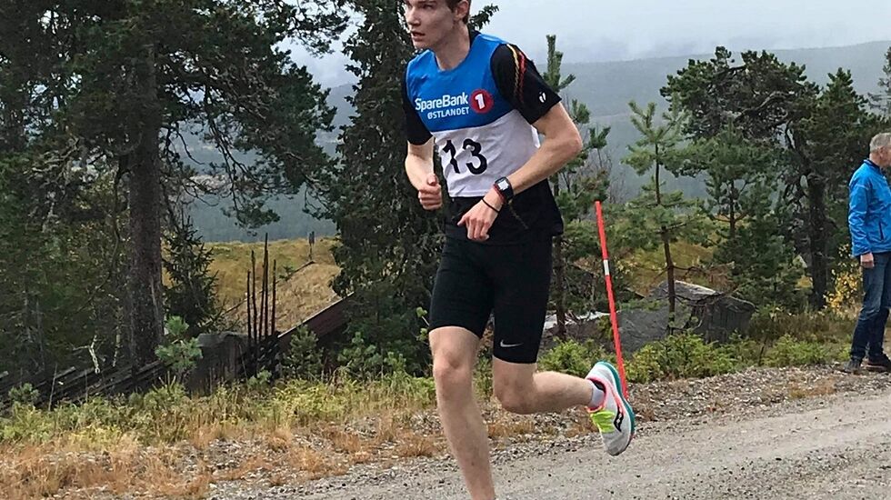 Halvor Mikkelsen med seieren i sikte. (Foto fra Åslia Skilags facebookside) 