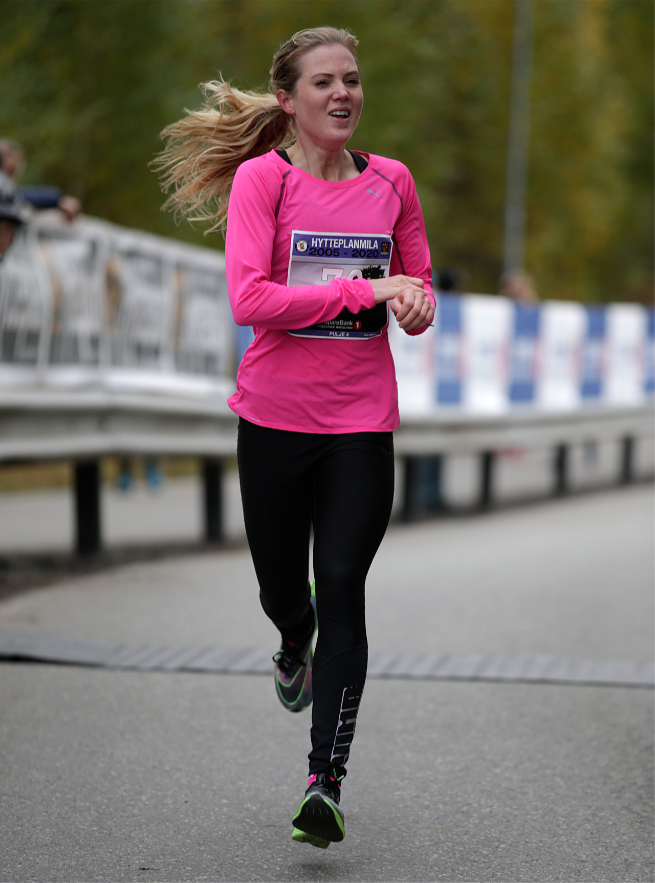 Rekordløp av Karoline Bjerkeli Grøvdal, 30:32. Zerei Kbrom ...