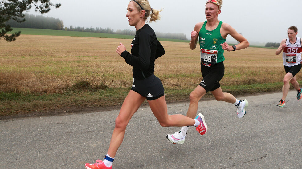 Det var Hytteplanmila hennes på 30.32 som gjorde at Karoline Bjerkeli Grøvdal ble nominert som en av kandidatene til å bli månedens europeiske utøver i oktober. (Foto: Kjell Vigestad) 