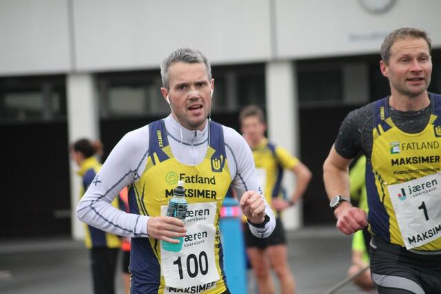 Jarle Risa løp de første rundene på stafetten for Undheims herrelag samtidig som det var innledningen på hans maratonløp. (Foto: Ingolf Dale) Jarle Risa løp de første rundene på stafetten for Undheims herrelag samtidig som det var innledningen på hans maratonløp. (Foto: Ingolf Dale)