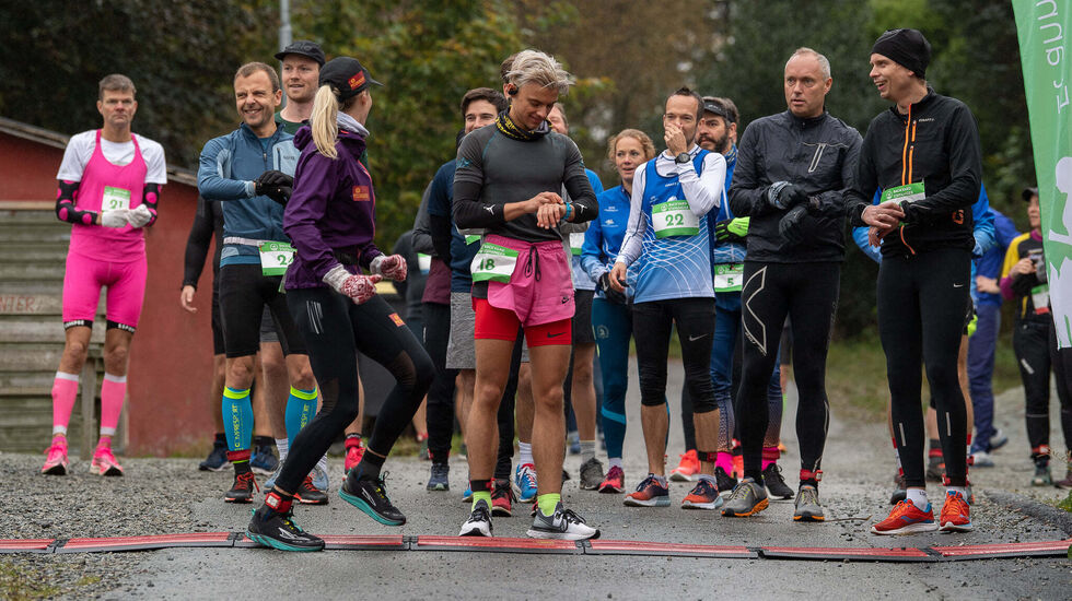Det var ny start hver time, og så mange deltagere at det måtte deles inn i flere felt. (Foto: Kjetil Birkedal Pedersen)