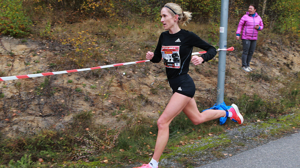Karoline Bjerkeli Grøvdal leverte et mesterverk av et løp under Hytteplanmila. (Foto: Kjell Vigestad) 