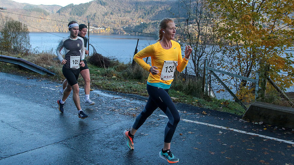 Her er Linn Dyveke Wilberg (132) i fint driv innover langs Sørfjorden.