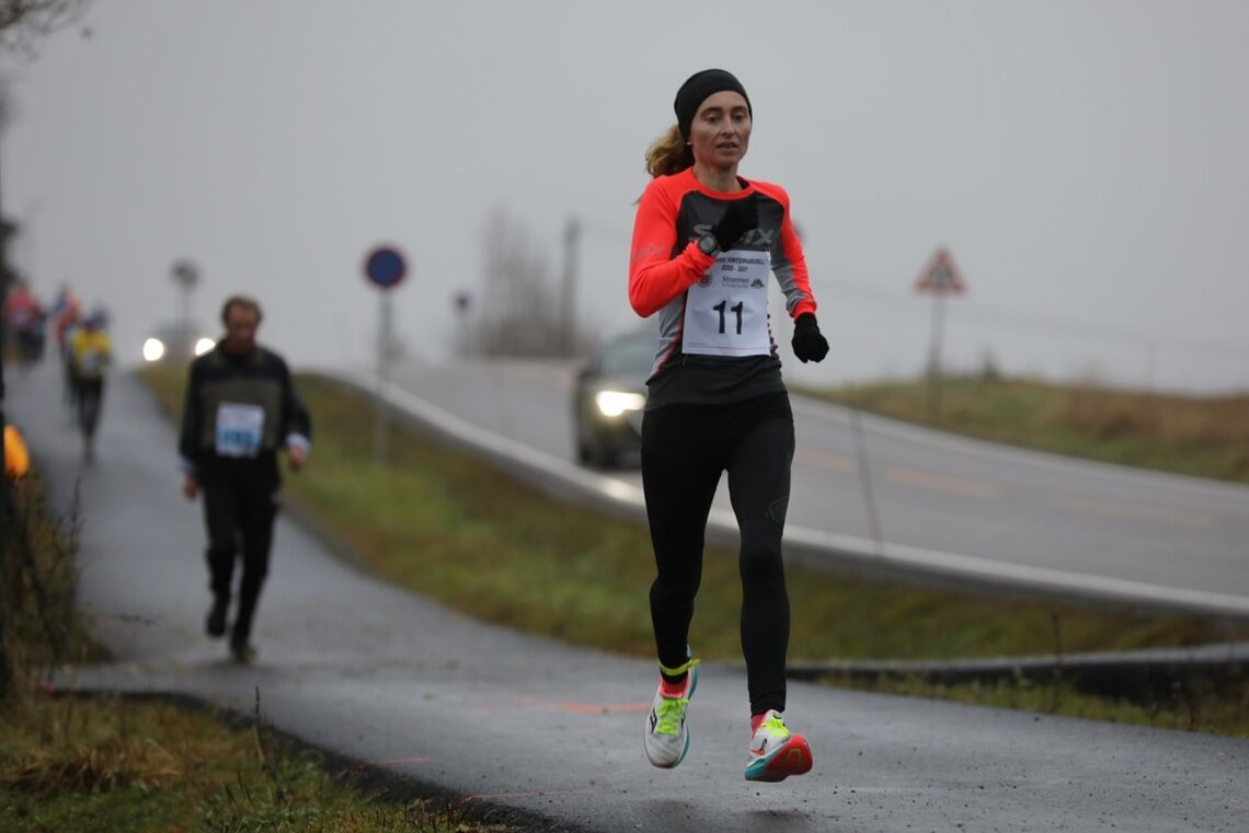 Kjersti Christina Moody vant kvinneklassen i Vinterkarusellens første løp. (Foto: Bjørn Hytjanstorp)