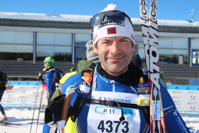 Jon Almaas fikk utdelt Birkens Hederspris på SNØ 3. november. (Foto: Birken/Åmot Ungdomsskole)