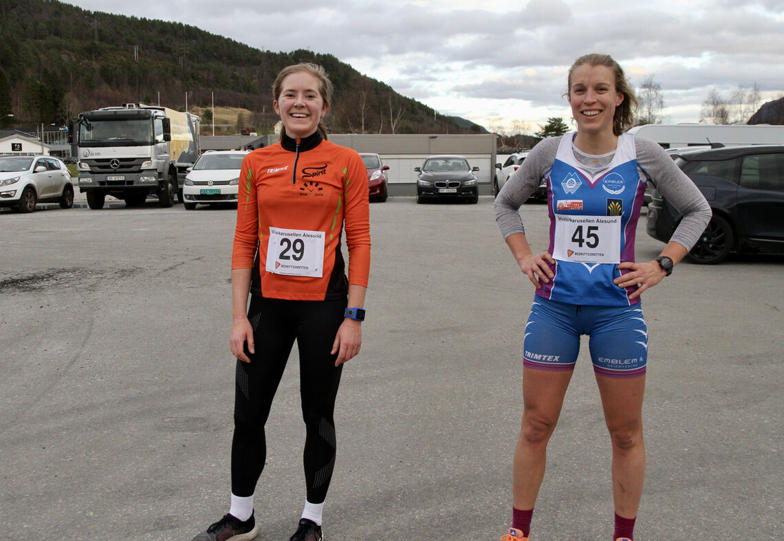 De to beste kvinner på 5 km, Janne Elin Vatnaland (29) blei nummer to og Audhild Rognstad (45) vant løpet