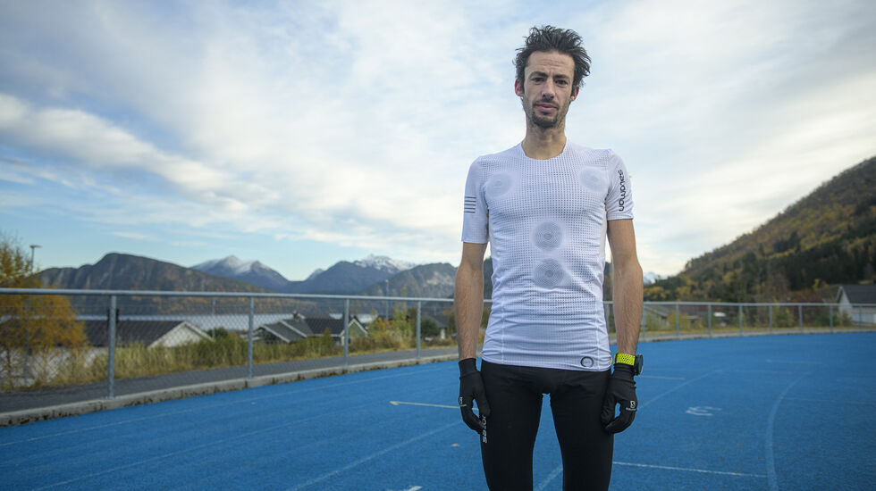 Kilian Jornet må smøre seg med ytterligere tålmodighet før han forhåpentligvis kan gjøre sin debut på 24-timersløp fredag 27. november. (Foto: Vegard Breie/Salomon)