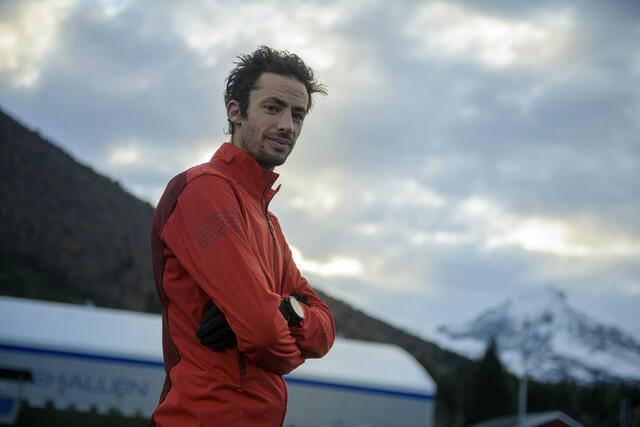 Kilian Jornet må vente enda noen dager før 24-timersprosjektet kan iverksettes. (Foto: Salomon)
