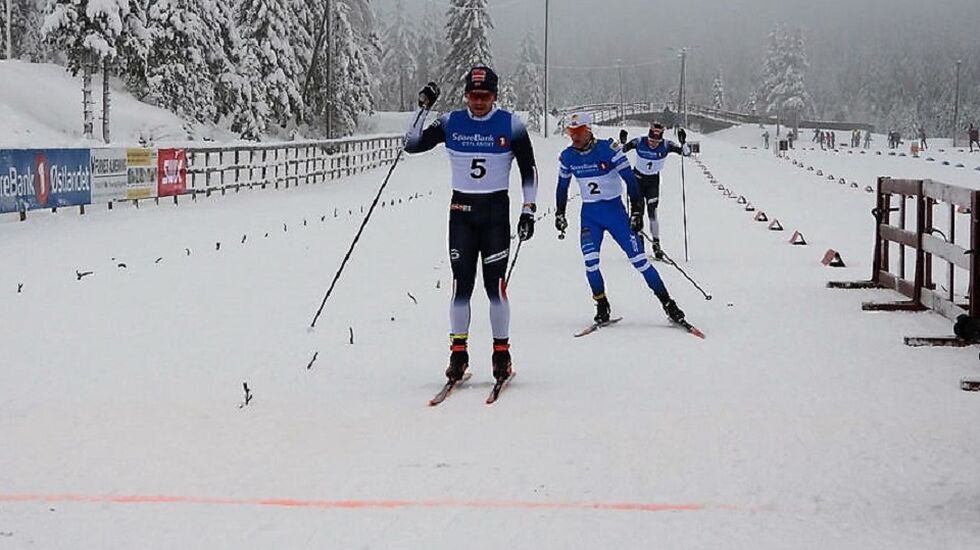 Håvard Solås Taugbøl spurtet til seier foran Magne Haga og Johan Tjelle i fjorårets Gåsburenn. (Foto: Sten Arne Negård)