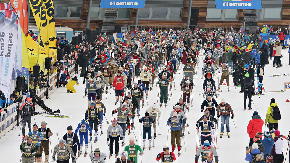 Den 48. utgaven av Marcialonga er terminfestet til 31. januar, og i skrivende stund skal det fremdeles gå som planlagt. Her fra fjorårets renn. (Foto: Newspower.it)