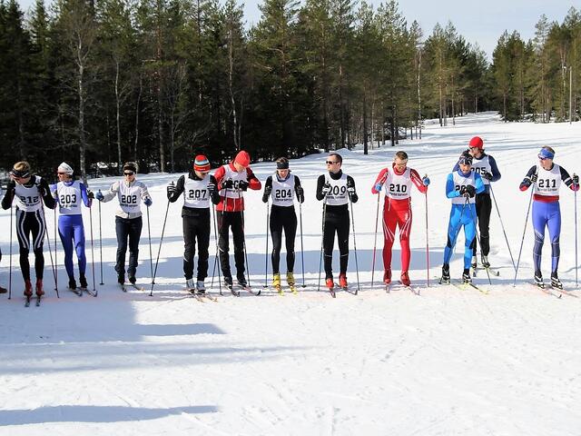 Fra en fellesstart i Tour de Ski Elverum i 2012. (Foto: Jan Harviken)