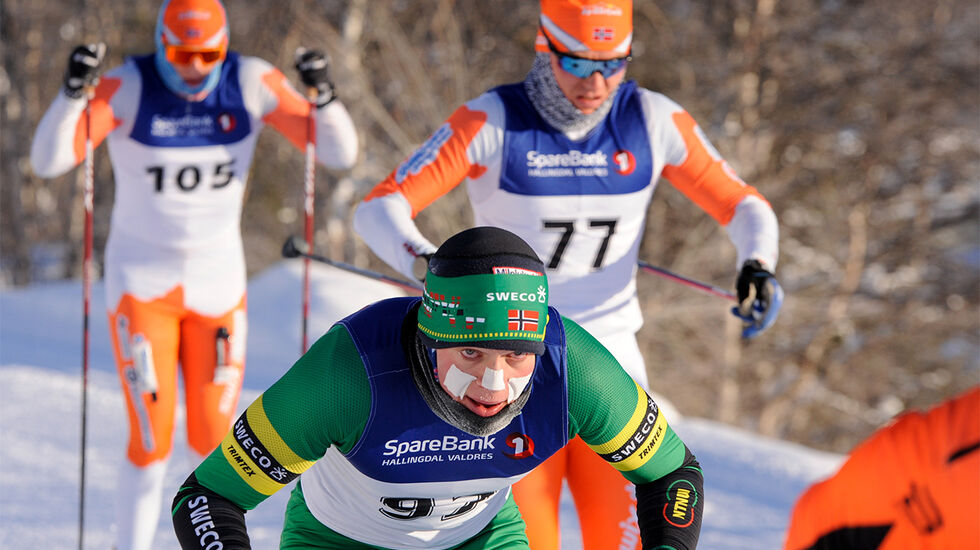 Når kuldegradene blir mange, gjelder det å beskytte kroppen beste mulig slik at frostskader unngås. Bildet er fra Ustedalsfjorden Rundt som gikk under kalde forhold i januar. (Foto: Arne Dag Myking)