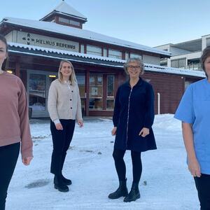 Bilde av vaksinasjonsgruppa, fra venstre: Sykepleier Ida Bakke, kommunefarmasøyt Marianne Thoresen, helsesykepleier Laila Reitan Sundet og sykepleier Anne Jøraandstad