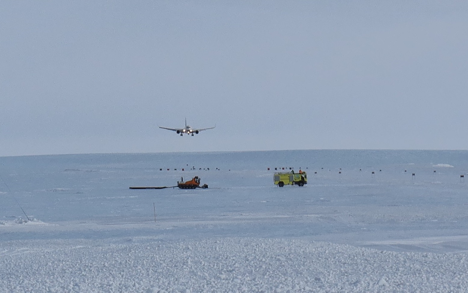 TF-ISN landing at Troll_ 1.JPG .JPG