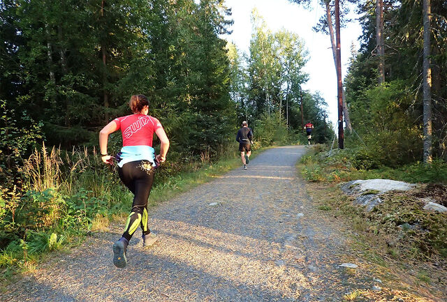 Det hevdes at det er i motbakke det går oppover, og motbakkeløping kan helt klart gi formen et løft. (Foto: Marianne Røhme)