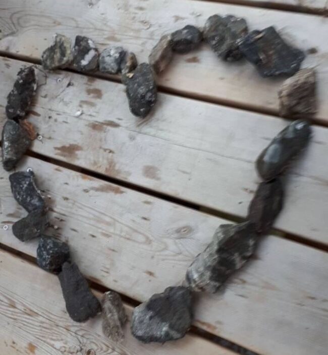Hjerte av steiner, innsendt av Emilie Sørli, Fannrem.