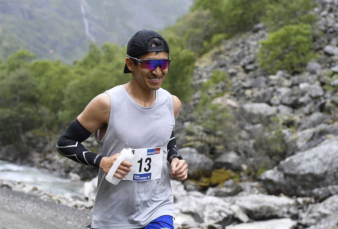 Håkon Haug Urdal liker halvlange ultraløp som ikke går i alt for teknisk terreng. Her ser vi han under Rallarvegsløpet som han vant tre år på rad fra 2017 til 2019. (Foto: Bjørn Johannessen)