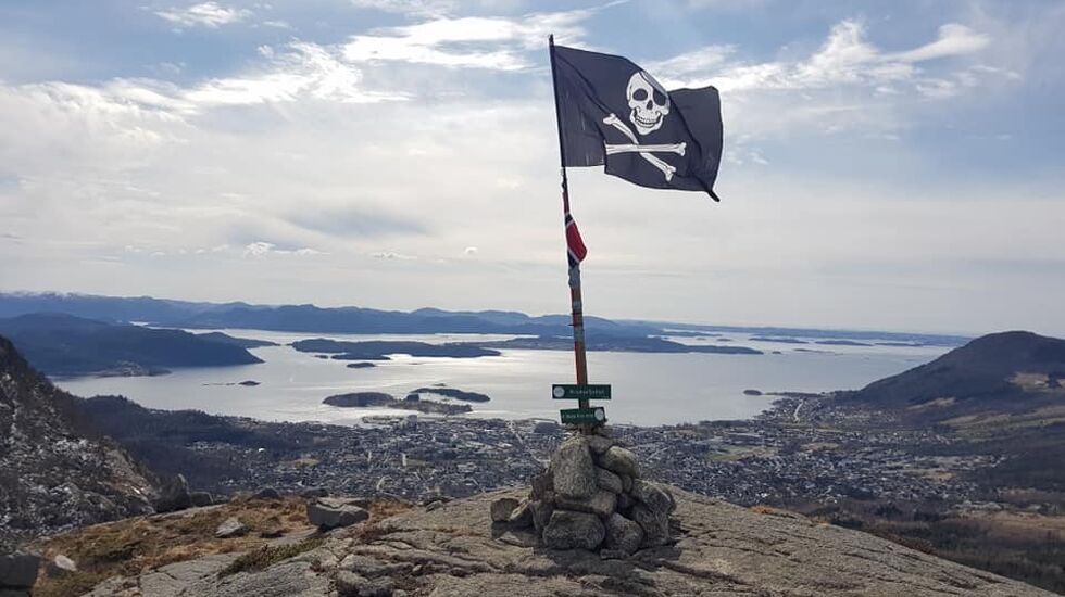 Utsikt fra en av toppene som ble besøkt i løpet. (Foto: Arrangør/Hege Bjørlo)