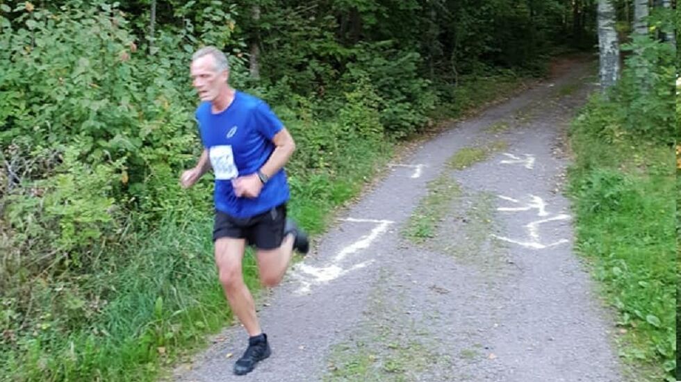 Fra et av løpene i fjorårets løpskarusell i Vestfold som gikk med både virtuelle og ordinære løp underlagt smittevernregler (Foto; facebook.com/groups/vestfoldlopskarusell)
