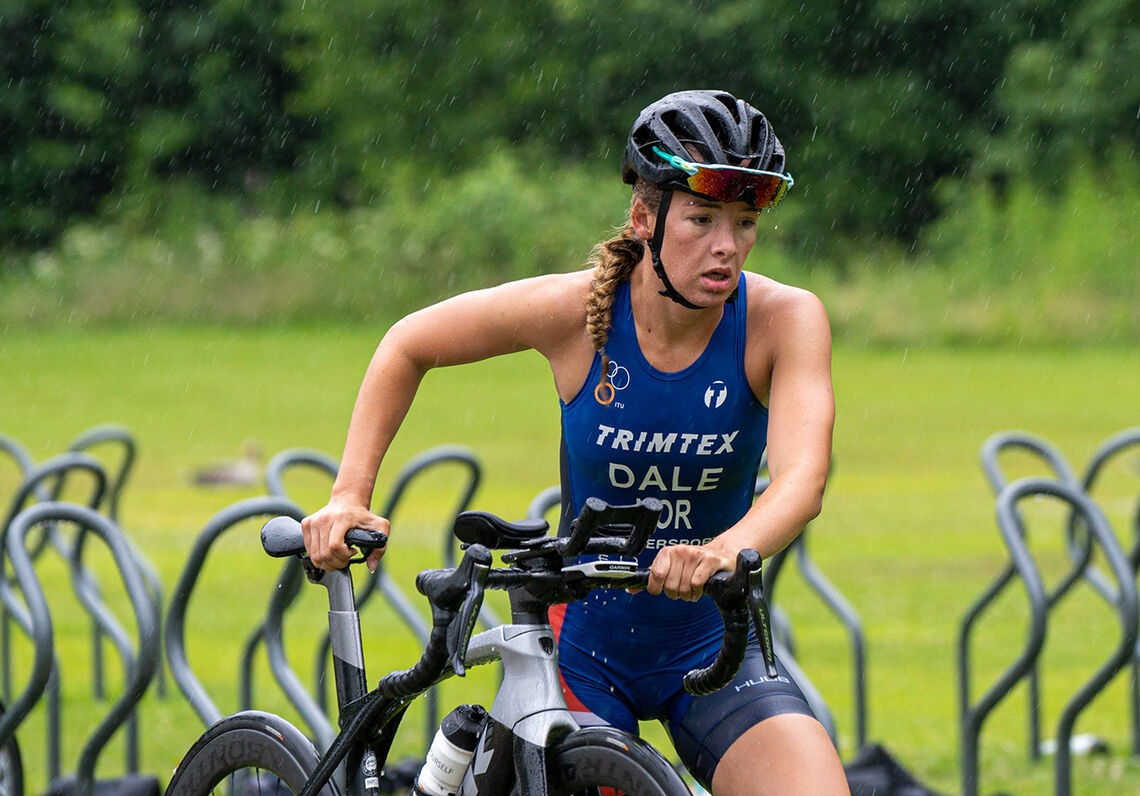 Sjøl om Stine Dale har bakgrunn som svømmer, er det likevel på sykkelen hun nå er aller best. (Foto: Mikal Iden)
