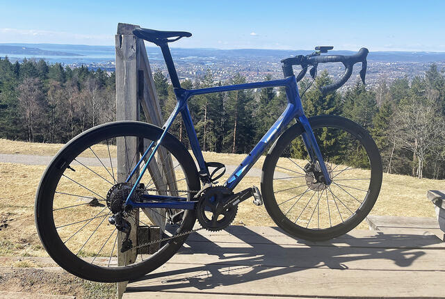 En støvete, velbrukt testsykkel på toppen av Grefsenkollen. Det har blitt mange turer opp hit for å teste klatre- og handlingegenskaper. (Foto: Kenneth Harlem)