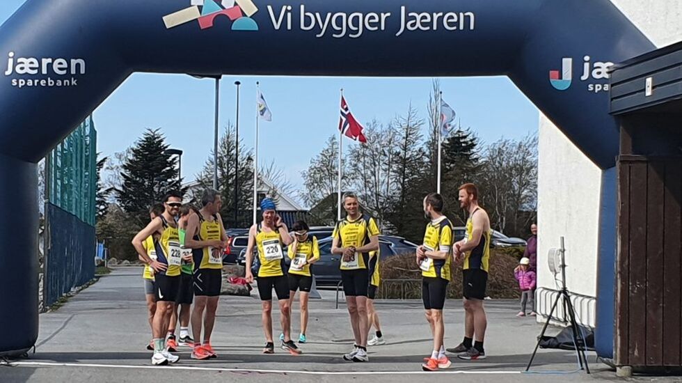 Klokkene synkroniseres før start.
