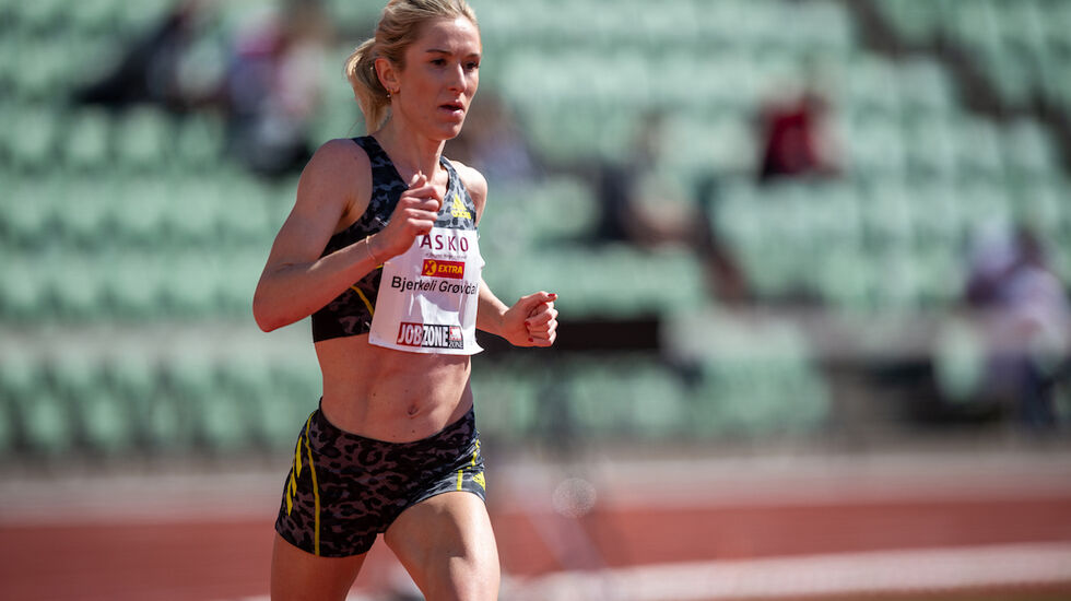 Karoline Bjerkeli Grøvdal med komfortabel seier på Bislett. (Foto: Samuel Hafsahl)