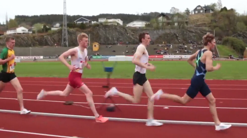 Simen Halle Haugen i tet foran Marius Vedvik, Sondre Hoff og Sigurd Ruud Skjeseth. 