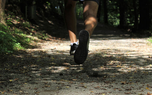 Fartslek! Min favoritt fra den gangen løping var mer lek enn trening. (Foto: Tara Glaser / Unsplash)
