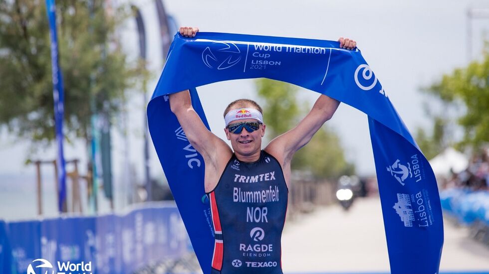 Kristian Blummenfelt kan virke uslåelig i år. Han kjørte smart og løp smart inn til nok en solid seier i Lisboa. (Foto: World Triathlon)