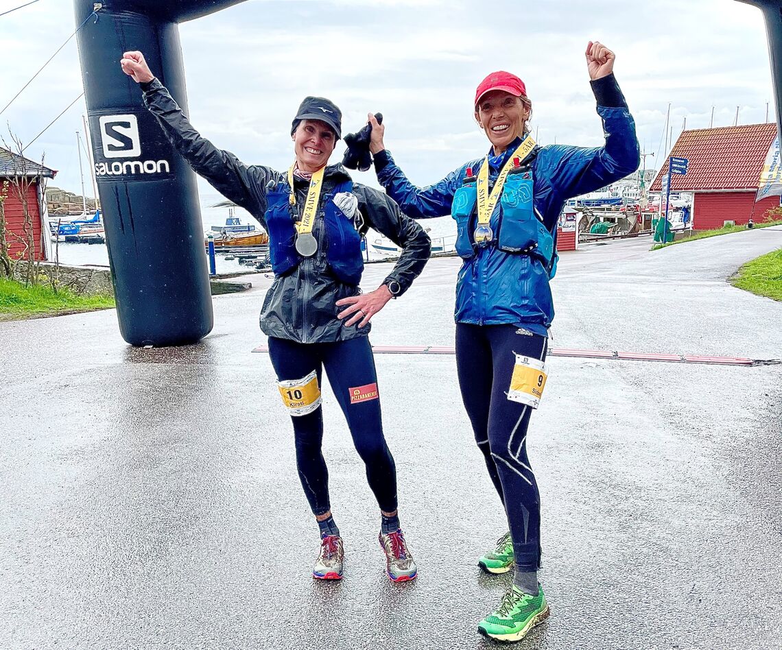 Kirsti Skåtøy Johansen og Sidsel Mohn vant 100 miles for kvinner i årets første norske 100-milesløp. Duoen skal senere i sommer løpe Oslo Bergen Trail sammen. (Foto: Mona Kjeldsberg)