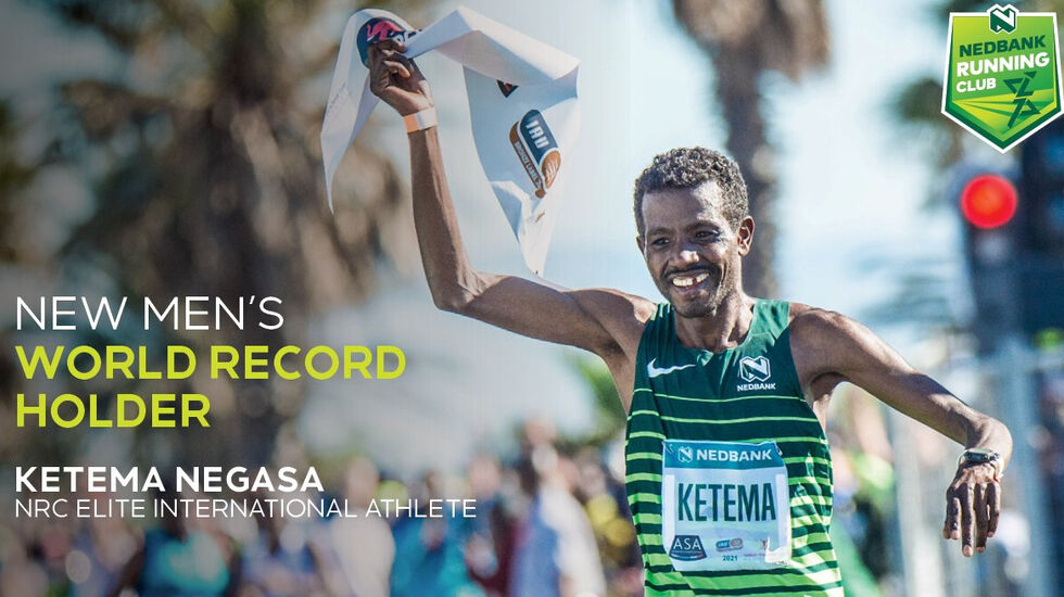 Ketema Negesa kunne slippe jubelen løs etter å ha løpt verdens raskeste 50 km. (Foto: NedbankRunified)