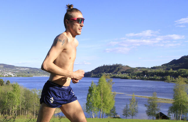 Elmer Mulleri Skalle, LIF, fortsetter å imponer med sin løping, og ble igjen raskeste herreløper, slik han også ble under de to foregående løpene i Sørdalskarusellen.