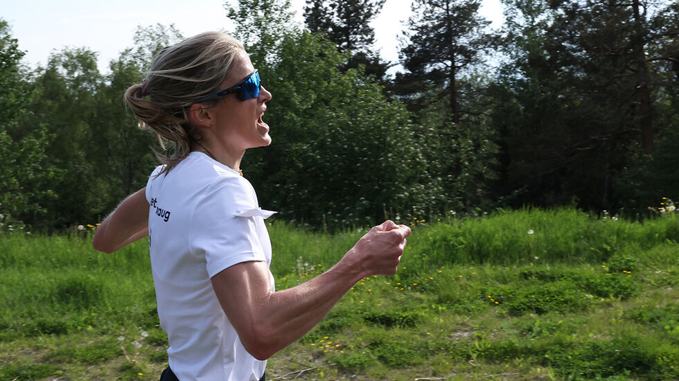 Therese Johaug har 20 meter igjen av dagens kraftprøve opp Grefsenkollen. (Foto: Tom-Arild Hansen)