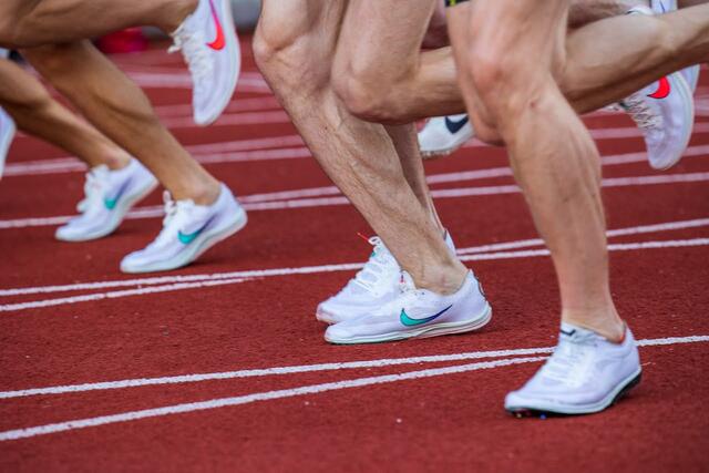 Nok en gang har det vært stevne på Bislett. Nok en gang fikk vi oppleve perseskred. Hvor mye skyldes Nike-skoene og hvor mye bedre er løperne blitt?Foto: Samuel Hafsahl