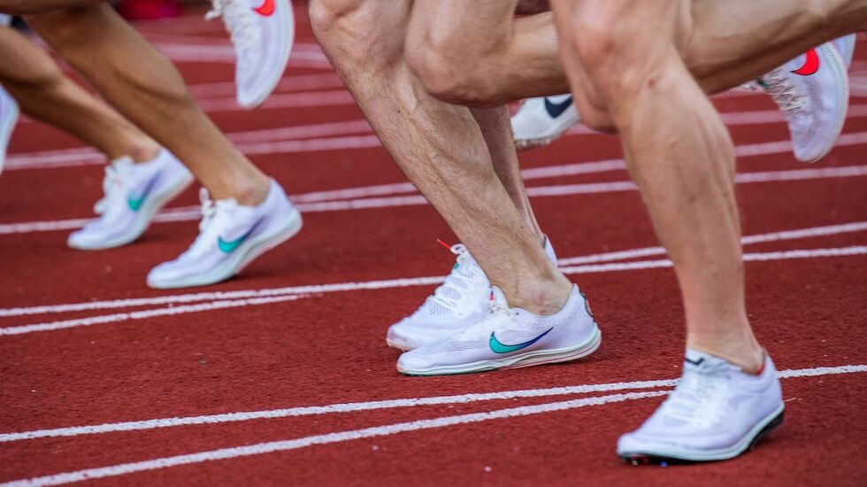 Nok en gang har det vært stevne på Bislett. Nok en gang fikk vi oppleve perseskred. Hvor mye skyldes Nike-skoene og hvor mye bedre er løperne blitt?Foto: Samuel Hafsahl