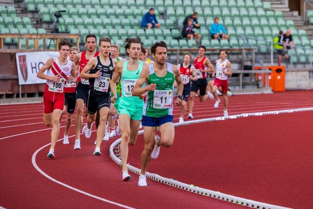 Det var mange løpere i aksjon under 1500 Elite på Bislett, og de persolige rekordene ble senket en etter en. Her kan du se et utvalg av bilder fra stevnet. Alle bilder: Samuel Hafsahl