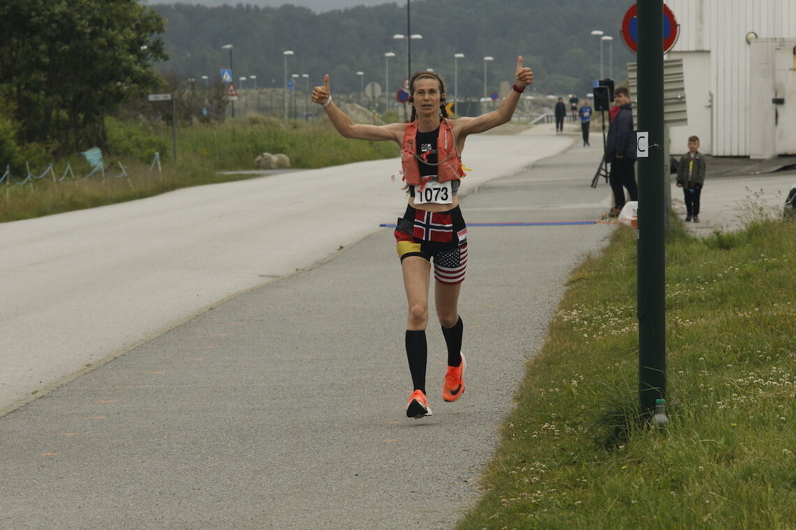 Anja Hoffman gjennomførte Solastranden halvmaraton på glimrende vis, selv uten trening de siste seks måneder (les mer nederst i saken). Nedenfor finner du også resultater fra både 21 km og 10 km, samt mange bilder.