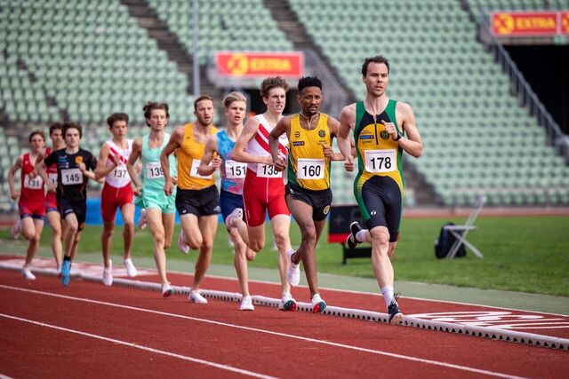 5000 meter: Thomas Arne Roth (178, hare) foran Senay Amleson Fissehatsion (160) og Andreas Fjeld Halvorsen (138). I mål var Ånung Viken best (nr. 5 f.h). Foto: Samuel Hafsahl