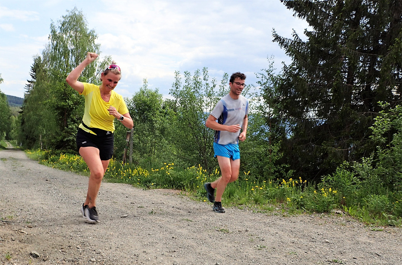 Løpegleden var stor da mange av trenerne fra Kondistreninger rundt omkring i landet møttes til seminar på Lillehammer. De fikk også muligheten til å delta i et av løpa i Sørdalskarusellen. (Foto: Marianne Røhme)
