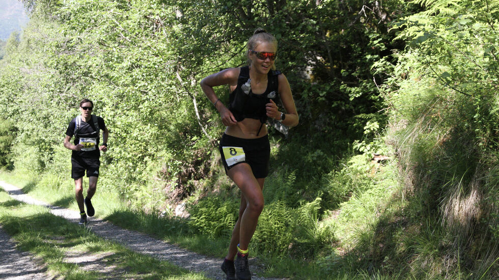 Johanna Åström var første kvinne som startet. Hun var også først i mål, uten å se sine konkurrenter. (Alle foto: Helge Fuglseth)